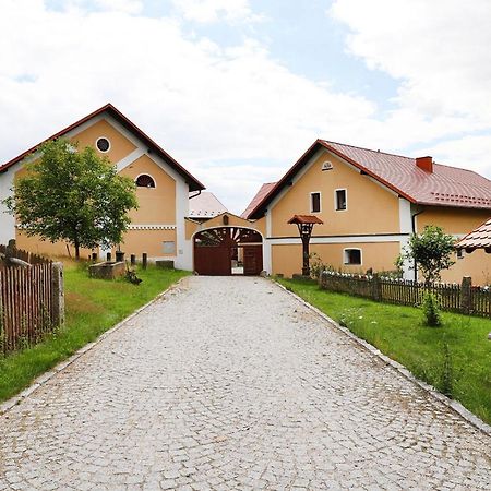 Statek Selsky Dvur Bed & Breakfast Milhostov Exterior foto